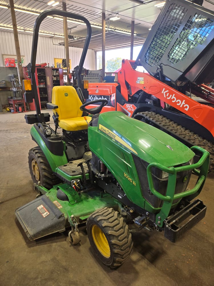 John Deere 1025R